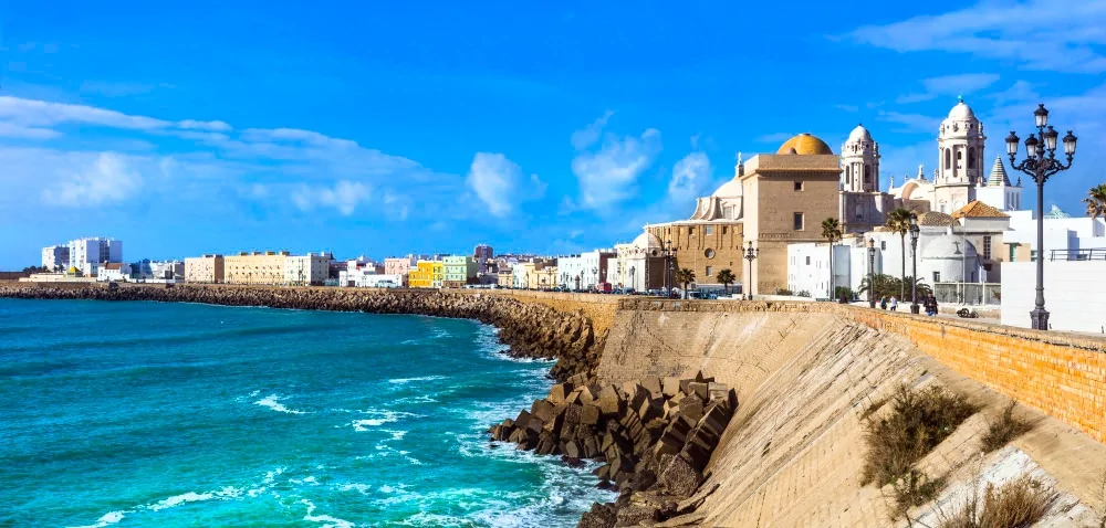 VIERNES.CÁDIZ - CIUDAD DE ORIGEN.