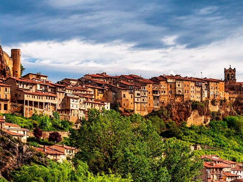 Circuitos Culturales «LEÓN, EL BIERZO y FIORDOS LEONESES» donde la armonía entre la montaña y el agua