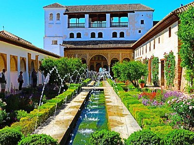 DOMINGO. CIUDAD DE ORIGEN - MÁLAGA o GRANADA