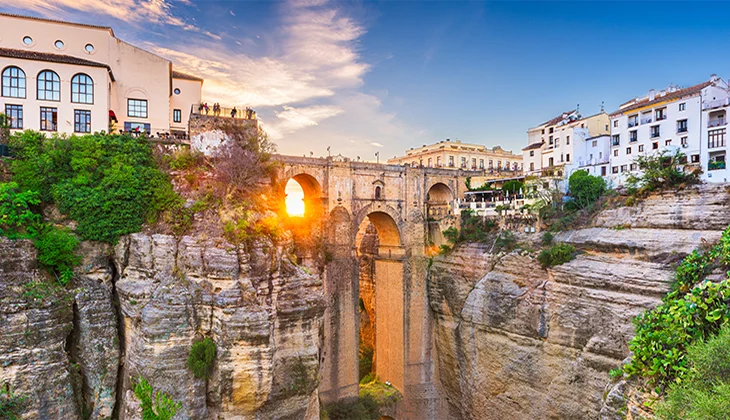 JUEVES. RONDA - MÁLAGA.