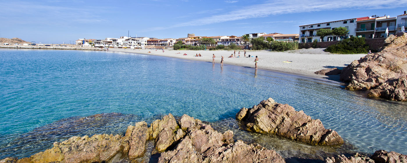 CERDEÑA, BARCO + HOTEL «Apartamentos Bilo Paduledda/Trinita (Isola Rossa)» Salidas desde BARCELONA