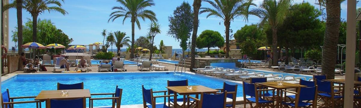 Para mayores de 55 años «HOTEL PORTOMAGNO 4*» Roquetas, Almería. En autocar desde VALENCIA