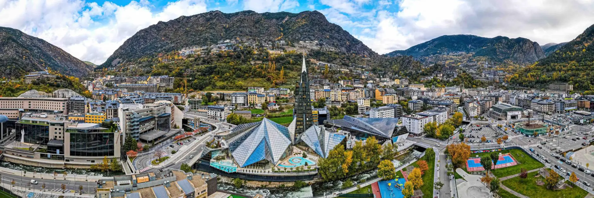Especial Fallas «Hotel Eureka 4*» con Autobús a Les Escaldes, Andorra